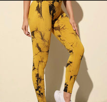 Load image into Gallery viewer, Tie Dye Leggings